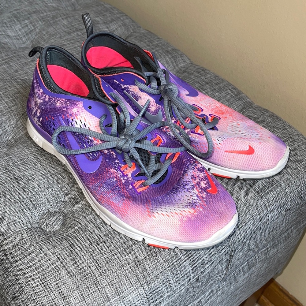 Nike gym shoes